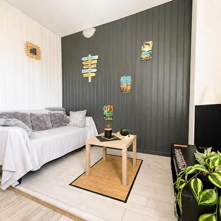 Cosy Avec Terrasse - * Aix-les-Bains